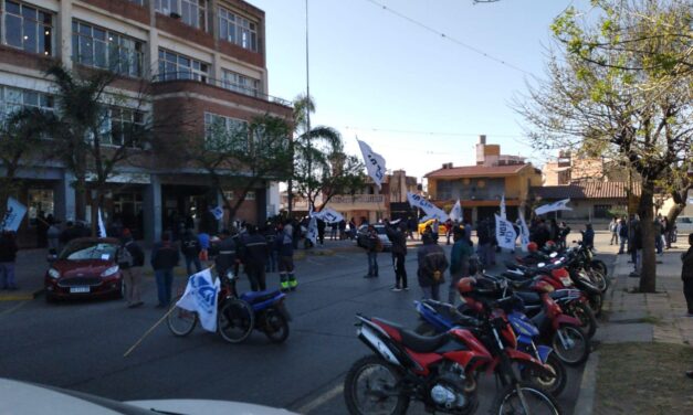 05-09-22 AHORA URGENTE!!!. PARO ACTIVO DEL SEOM JUJUY EN EL EDIFICIO 4 DE JUNIO